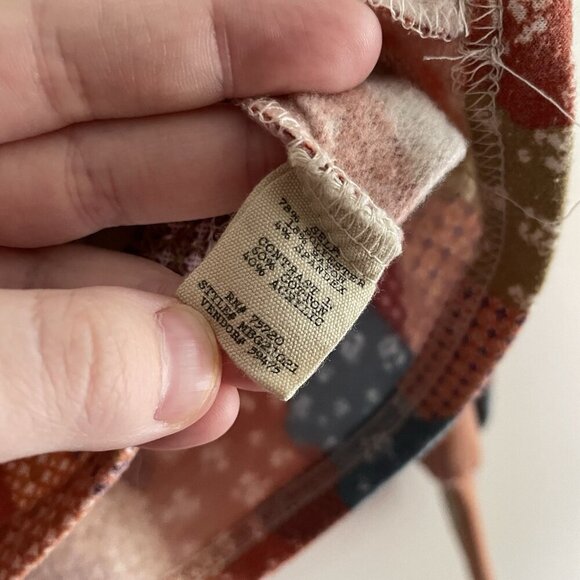 Gimmicks BKE Wmn S Patchwork Mixed Print Fleece Crochet Collar Dolman Henley Top - Picture 10 of 14